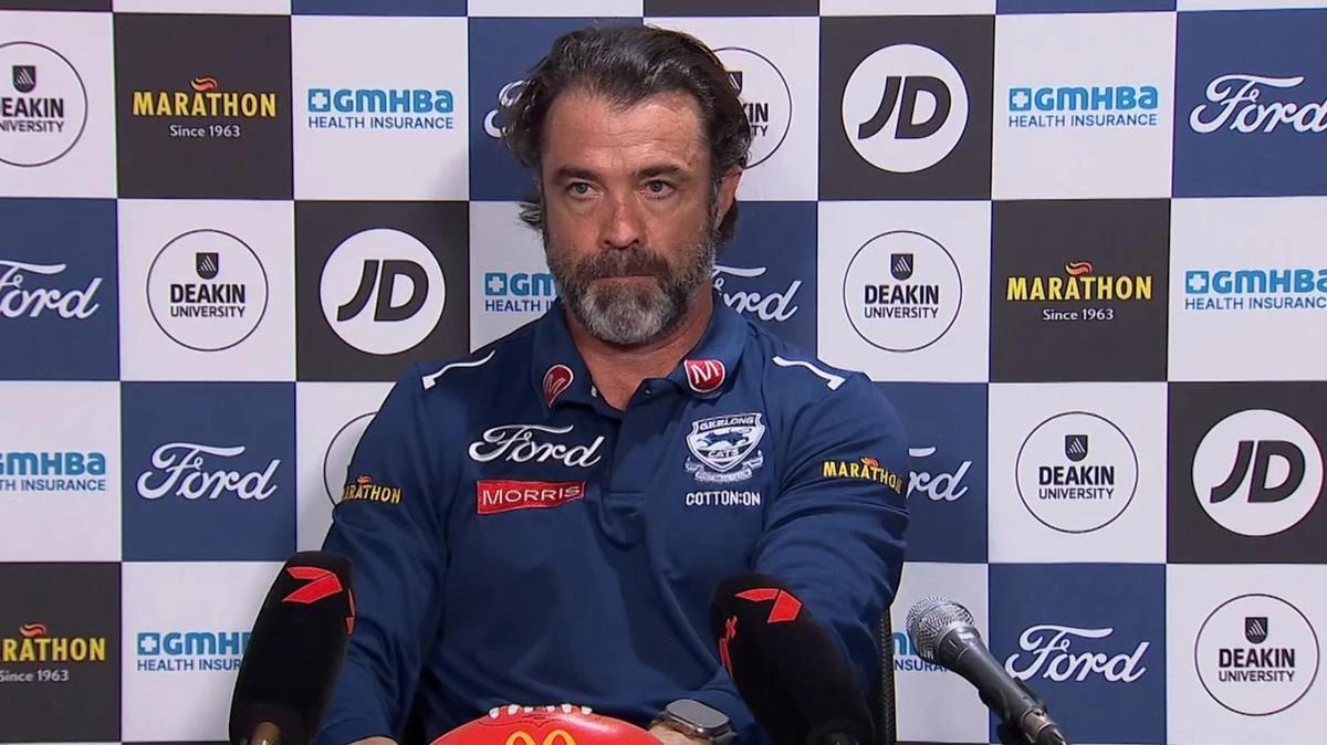 Chris Scott admits to quizzing champ as ‘strange situation’ arises