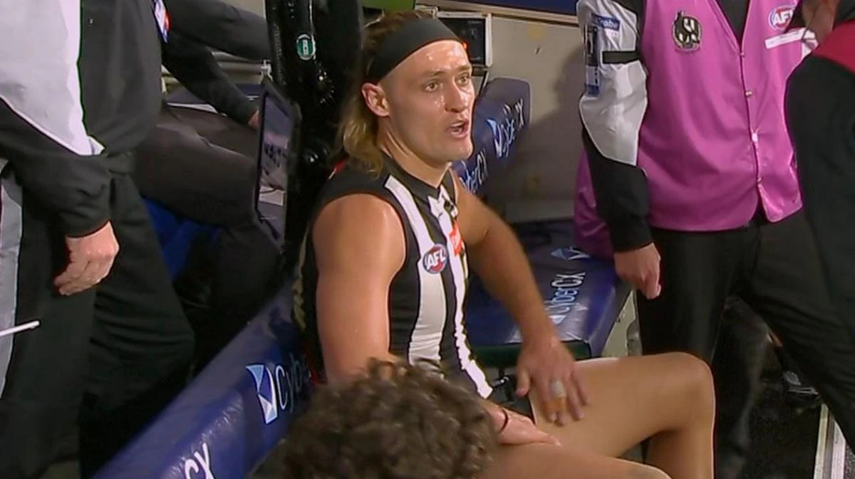 Pies captain jets off in desperate bid to overcome injuries