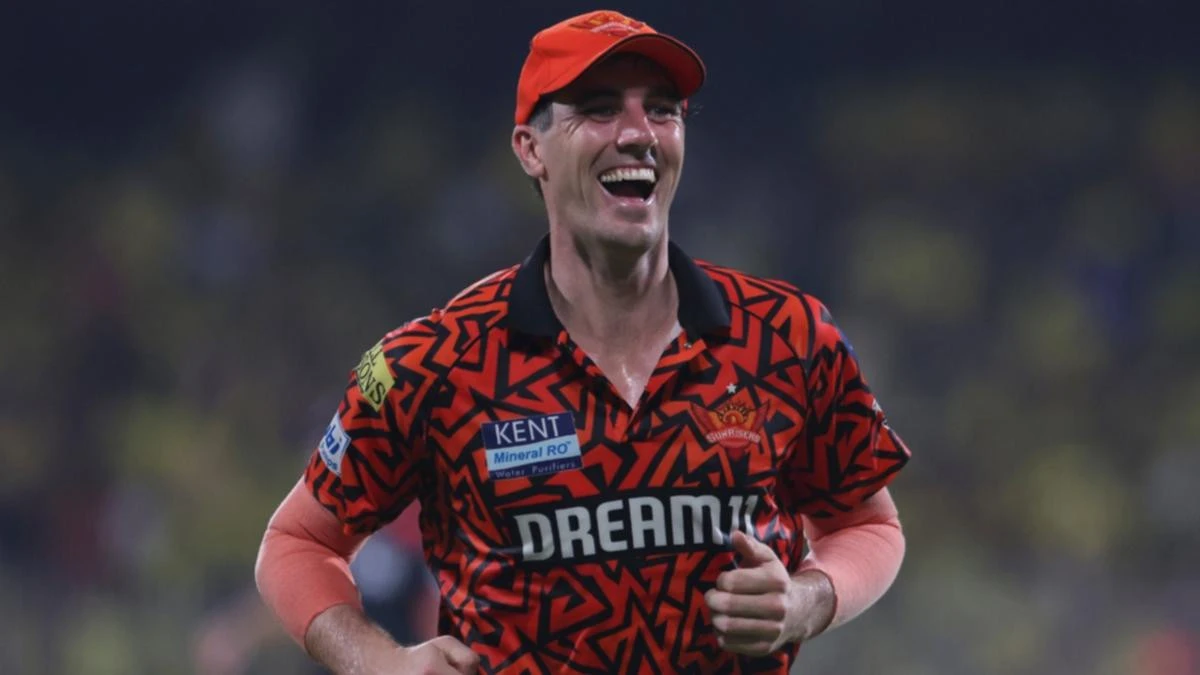 Australian cricketers scrambling to find flight home from India