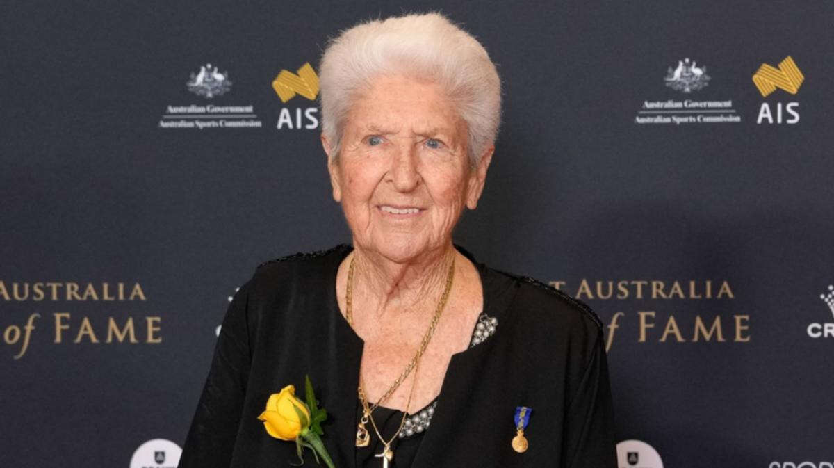 Australian Olympic legend Dawn Fraser admitted to hospital