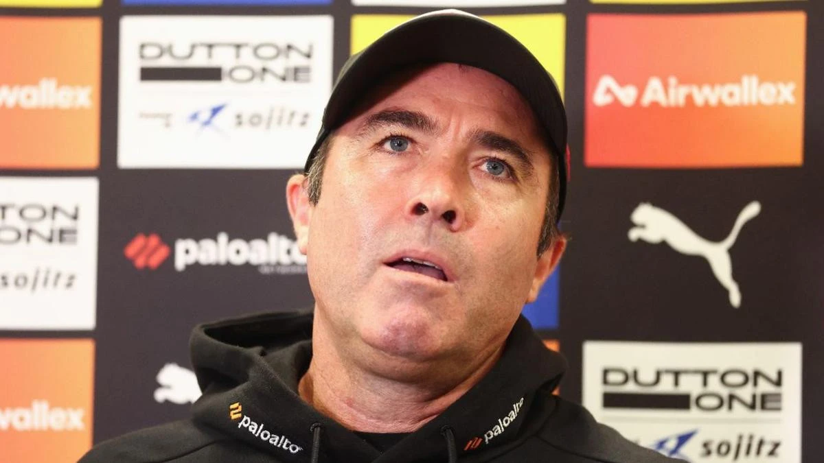 Essendon face huge question as Brad Scott’s payout details emerge