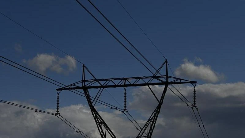 Power prices dip, expected to fall further