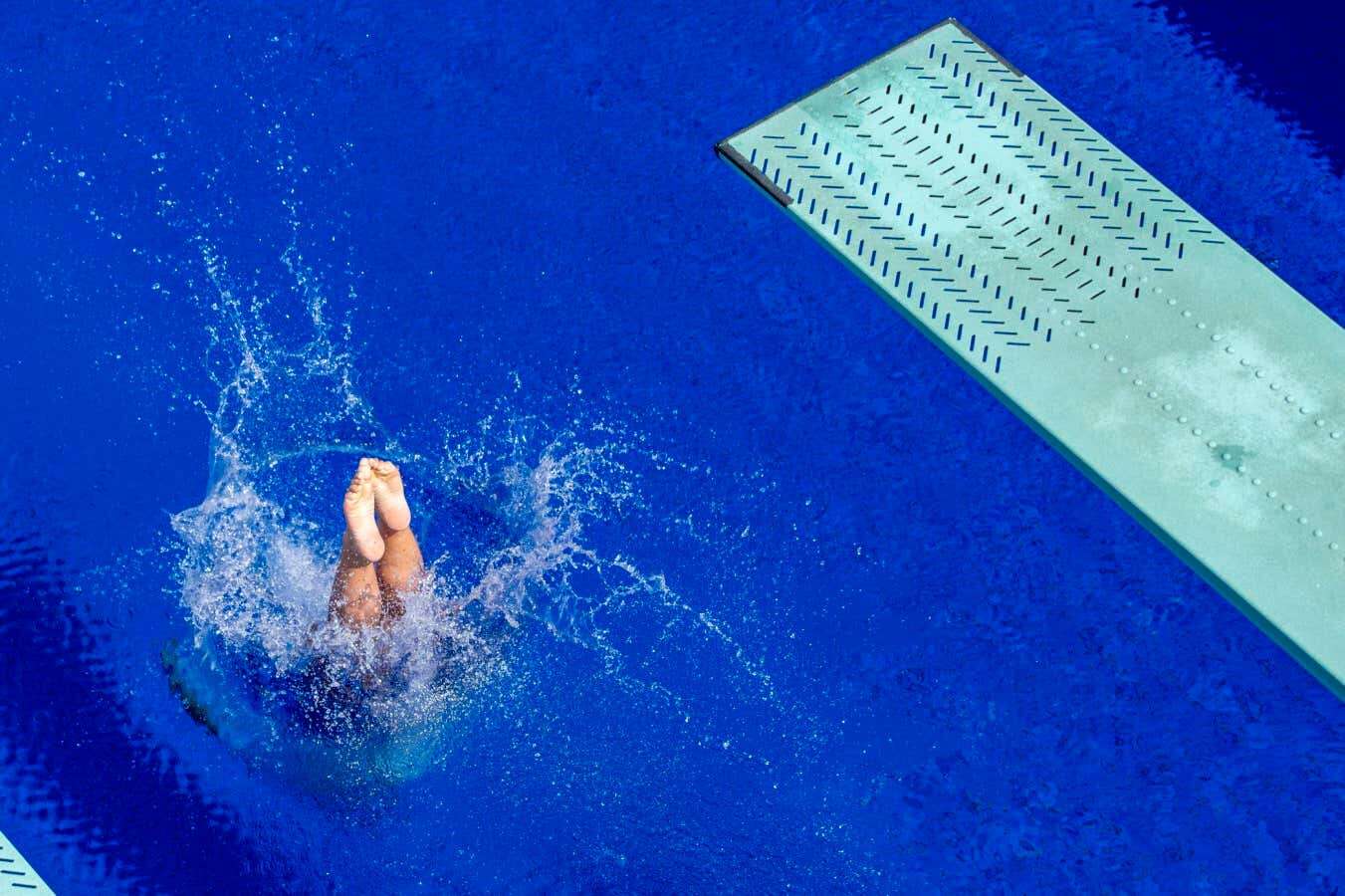 A microscopic diving board can cheat the second law of thermodynamics