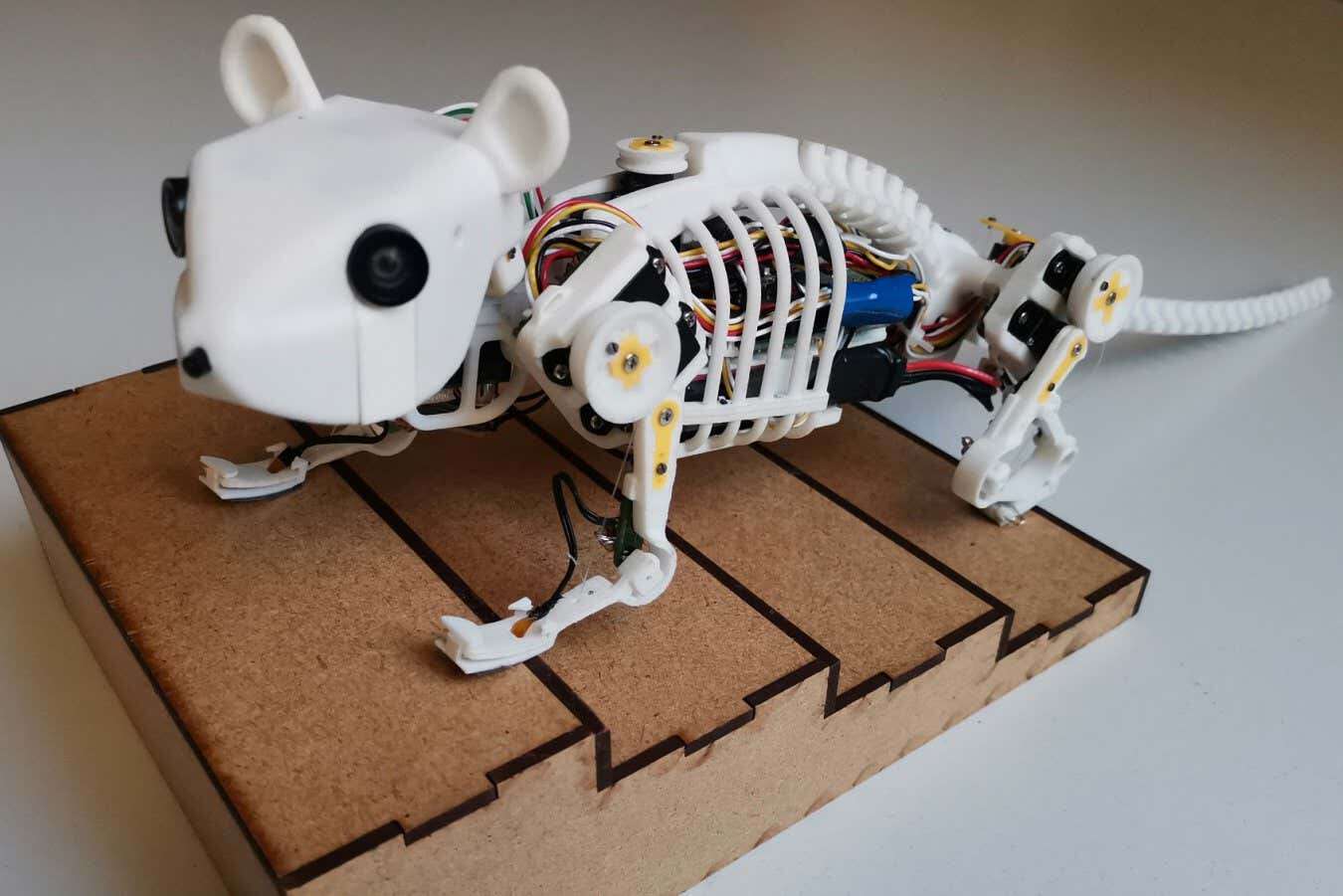 Robotic mouse with flexible spine moves with greater speed and agility