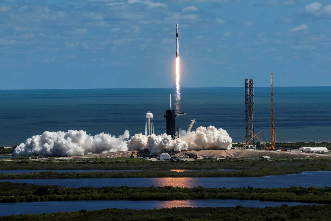 Could reusable rockets make solar geoengineering less risky?