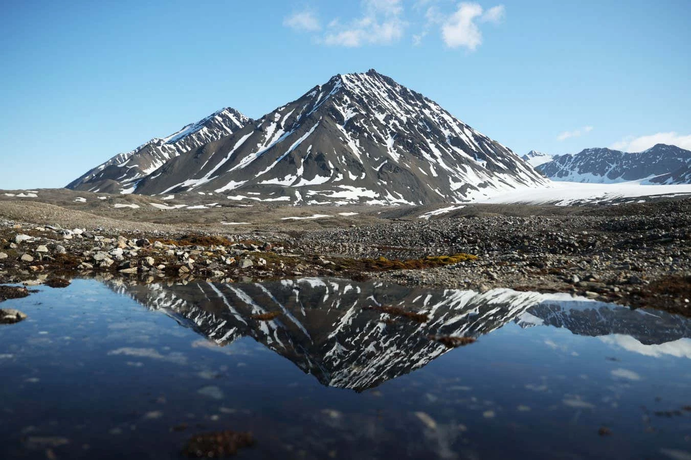 Unprecedented Arctic heatwave melted 1 per cent of Svalbard's ice