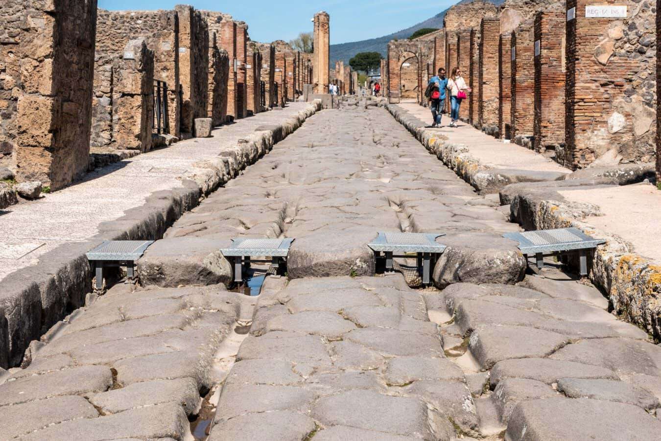 Pompeii’s streets show how the city adapted to Roman rule