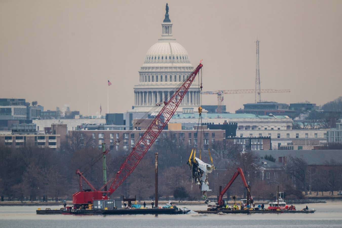 Experts say US flights are safe now but flag warning signs to look for