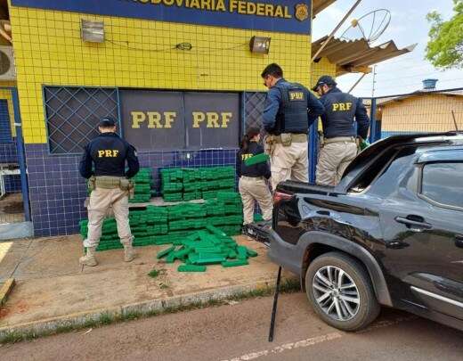 Homem Ã© preso transportando 760 kg de maconha para Montes Claros