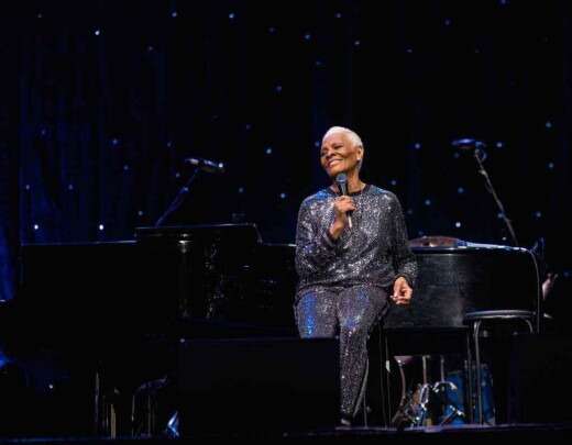 Dionne Warwick conta como enquadrou Snoop Dog. 