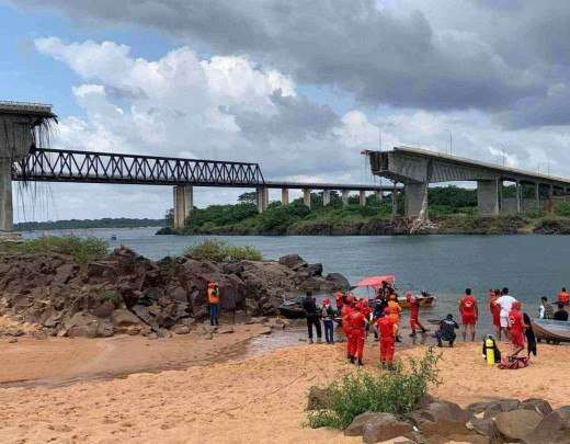 Mergulhadores retomam busca por vÃ­timas de queda de ponte apÃ³s laudo descartar contaminaÃ§Ã£o do rio