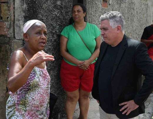 Ãlvaro DamiÃ£o, vice-prefeito eleito, visita local de desabamento em BH