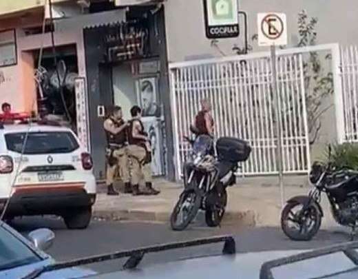 Policial civil aposentado agride PM e Ã© baleado em BH; veja o vÃ­deo