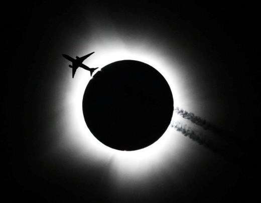 As mais espetaculares imagens do eclipse total do Sol visto em trÃªs paÃ­ses