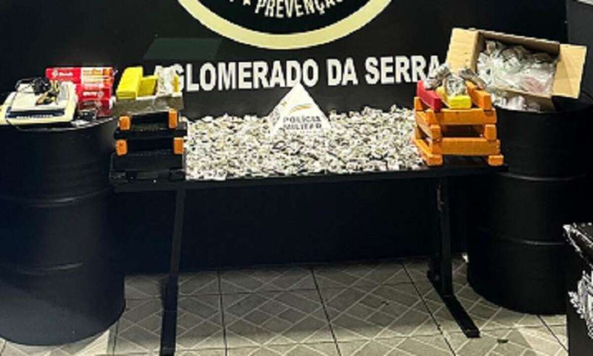 TrÃ¡fico: denÃºncia leva a prisÃ£o de 4 suspeitos e apreensÃ£o de droga em BH