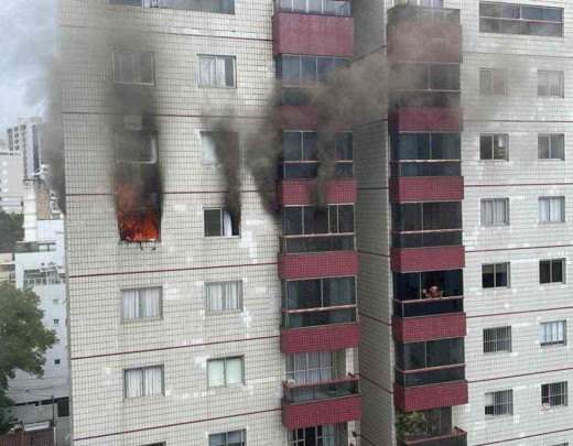 IncÃªndio atinge apartamento em bairro nobre de BH