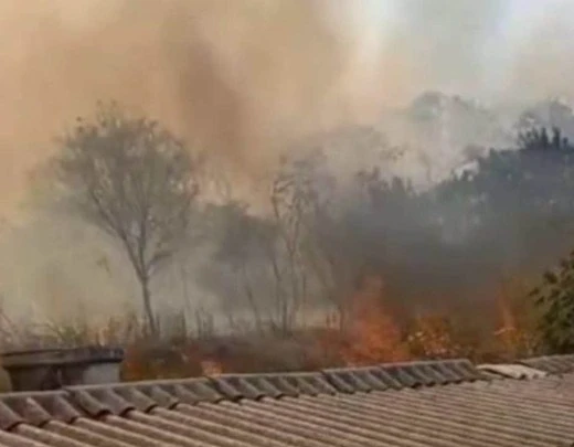 IncÃªndio atinge vegetaÃ§Ã£o ao lado da pista do Aeroporto Internacional de BH