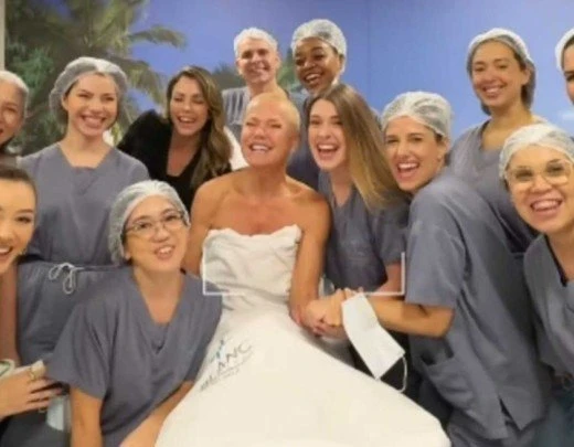Xuxa faz 80 procedimentos estÃ©ticos em 7 horas