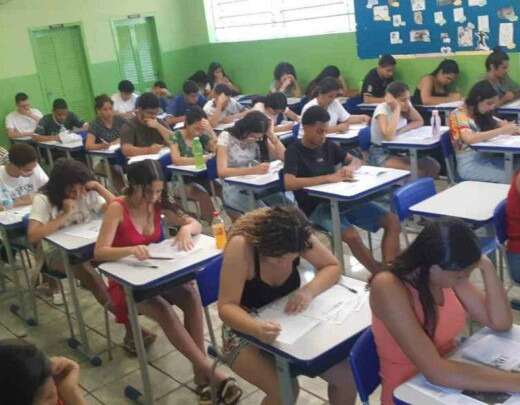 PrÃ©-vestibular gratuito prepara alunos de baixa renda para o Enem em MG