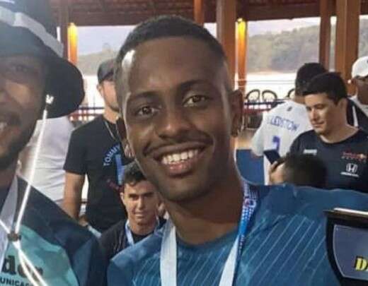 Jovem de 24 anos sofre mal sÃºbito em partida de futebol e morre em MG