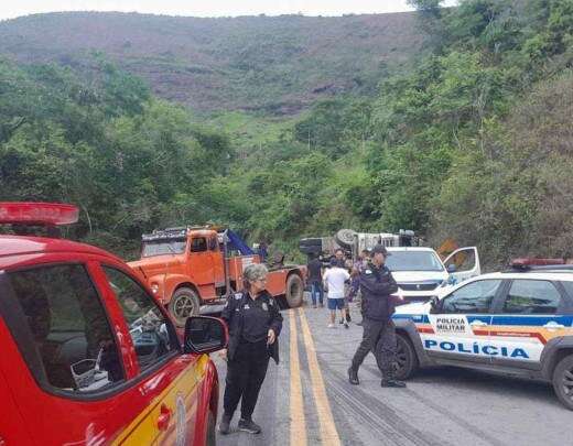 Acidente com morte interdita estrada na RegiÃ£o Central de MG por 5 horas