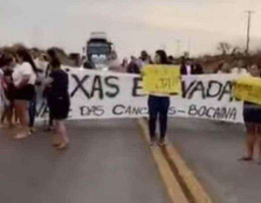 ManifestaÃ§Ã£o contra acidentes fecha BR-251