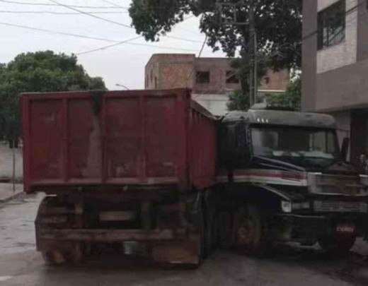 VÃ­deo: carreta desgovernada causa pÃ¢nico em DivinÃ³polis