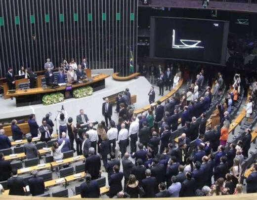 Congresso jÃ¡ pensa em votaÃ§Ã£o apÃ³s o Natal para aprovar pacote fiscal