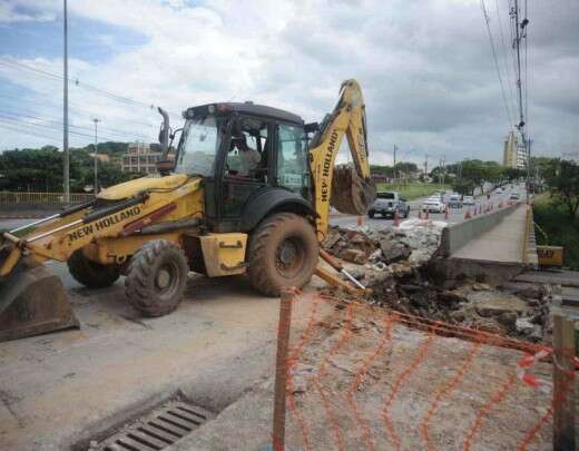 Viaduto com rachaduras em BH: obras comeÃ§am nesta segunda-feira (06/01)