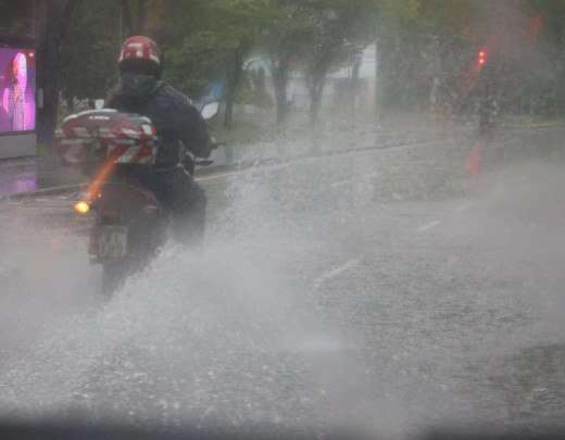 Chuva: regional de BH registra mais de 15% do esperado para o mÃªs em 1 dia