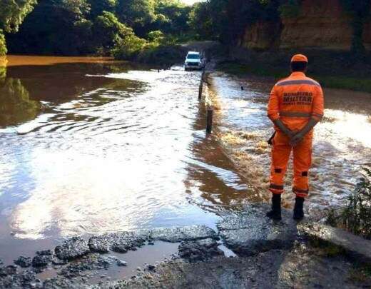 MG: corpo de homem arrastado por correnteza de rio Ã© encontrado