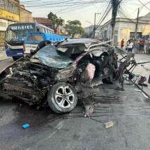 Assaltante de carro morre apÃ³s troca de tiros com a polÃ­cia e perseguiÃ§Ã£o