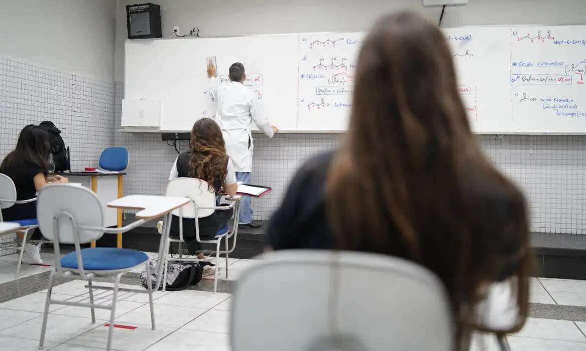 Senado aprova reformulaÃ§Ã£o do ensino mÃ©dioÂ 