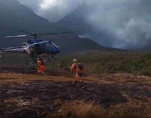 Luta contra incÃªndios tem 119 combatentes na linha de fogo em Minas