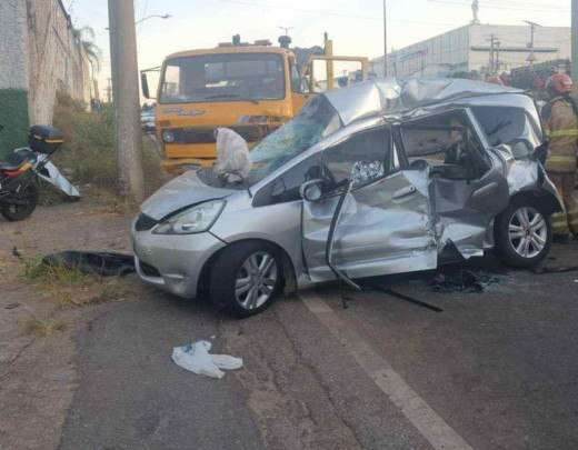 BH: jovem morre em acidente envolvendo carros e caminhÃ£o no Anel RodoviÃ¡rio