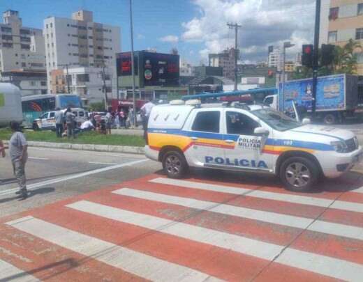 Pedestre Ã© atropelado por Ã´nibus do Move na Avenida Cristiano Machado