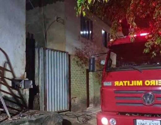 Bombeiros encontraram corpo carbonizado dentro de casa de cidade mineira