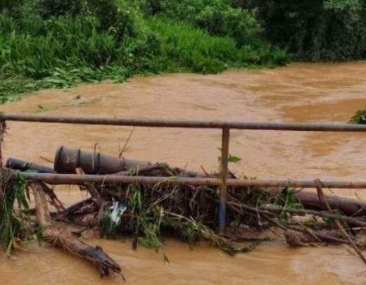 Idoso morre ao tentar atravessar pontilhÃ£o e ser arrastado por enxurrada