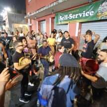 Clientes se unem para protestar contra interdiÃ§Ã£o de bar no Santa Tereza