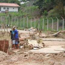 MG: cidade emerge das Ã¡guas e contabiliza perdas apÃ³s enchente