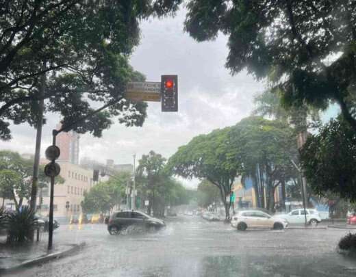 Tempo em BH: capital estÃ¡ sob alerta de chuva com raios e rajadas de vento