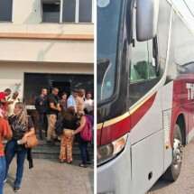 Passageiros sÃ£o agredidos em assalto a Ã´nibus no Rio de Janeiro: âNinguÃ©m a