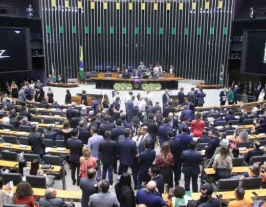 O desafio da semana do Planalto: aprovar o pacote e se esquivar de bolas nas costas