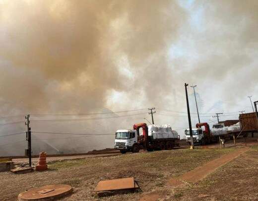 IncÃªndio de grandes proporÃ§Ãµes atinge usina de aÃ§Ãºcar