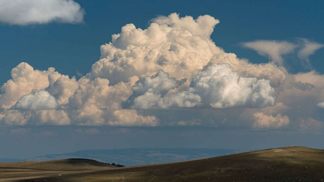 Climat : manipuler les nuages, une technologie controversée