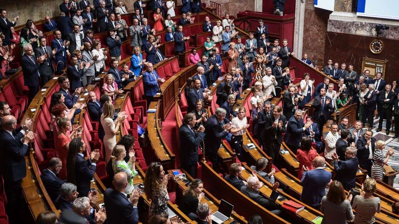 Après la nomination de Michel Barnier, la gauche prépare déjà la bataille contre le gouvernement « de Macron et Le Pen »