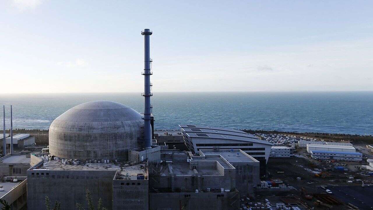 A Flamanville, le réacteur nucléaire de nouvelle génération EPR d'EDF prend vie