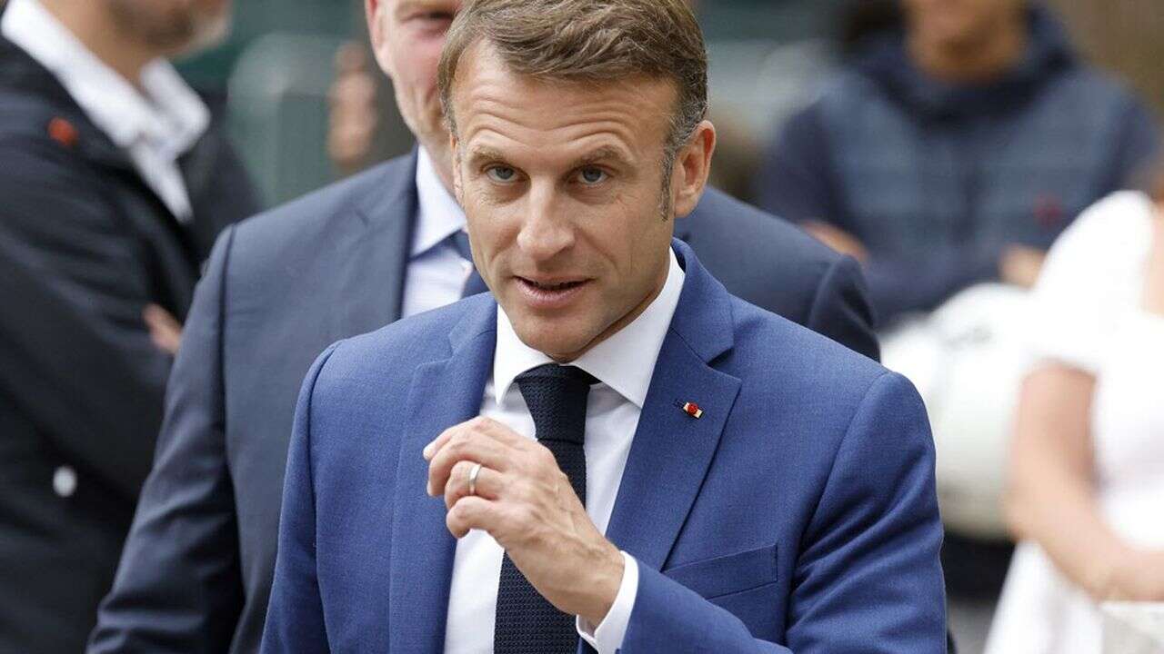 Emmanuel Macron sous pression pour nommer rapidement un Premier ministre