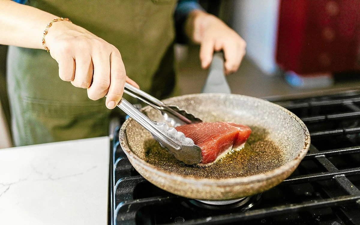 « On est sous le choc » : dans ce restaurant près de Rennes, trois personnes en urgence absolue après avoir mangé du thon cru