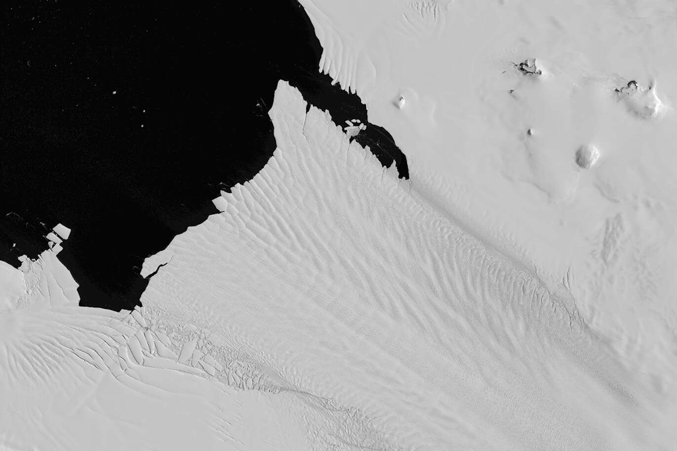 Antartide, ghiaccio più sottile dagli anni '70. Le immagini satellitari a confronto